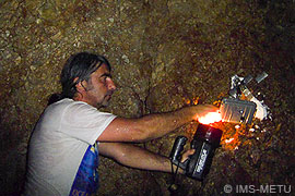 installing an automatic cameras in caves